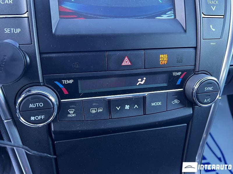 2017 Toyota Camry — Miniatură 11
