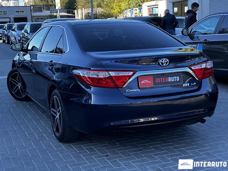 2017 Toyota Camry — Miniatură 4
