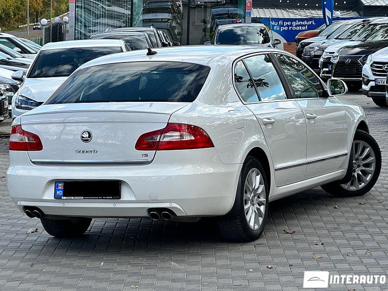 2011 Skoda Superb — Miniatură 4