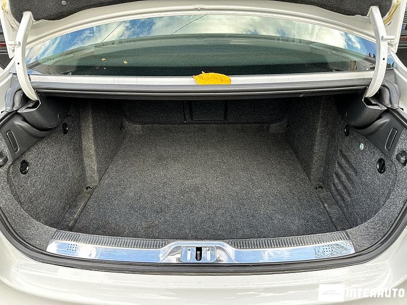 2011 Skoda Superb — Miniatură 21