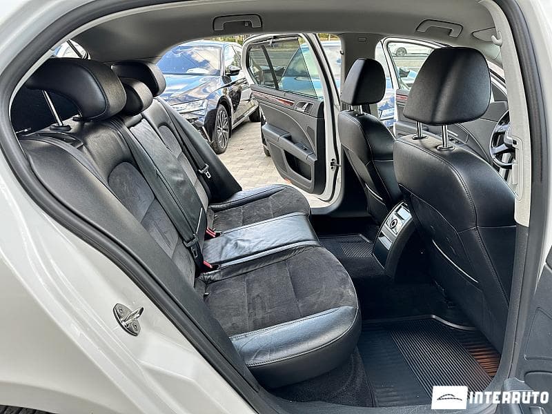 2011 Skoda Superb — Miniatură 8