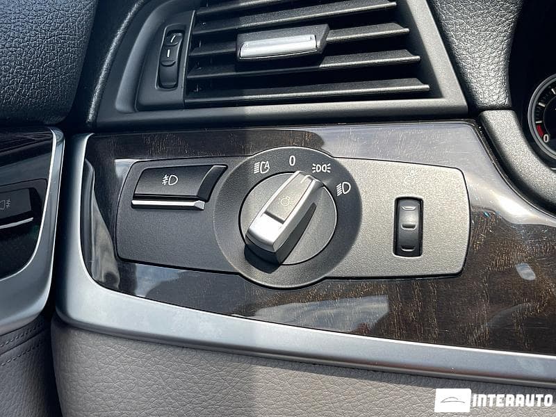2011 BMW 528 — Miniatură 10