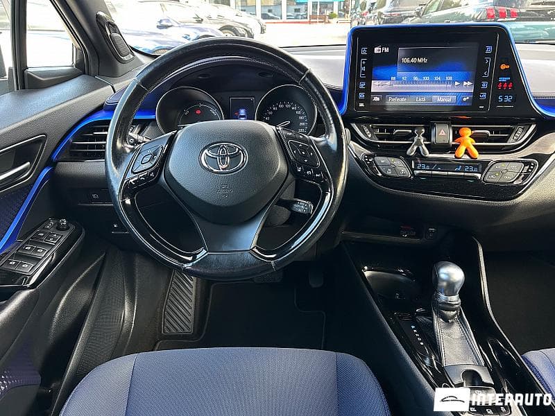 2017 Toyota C-HR — Miniatură 9