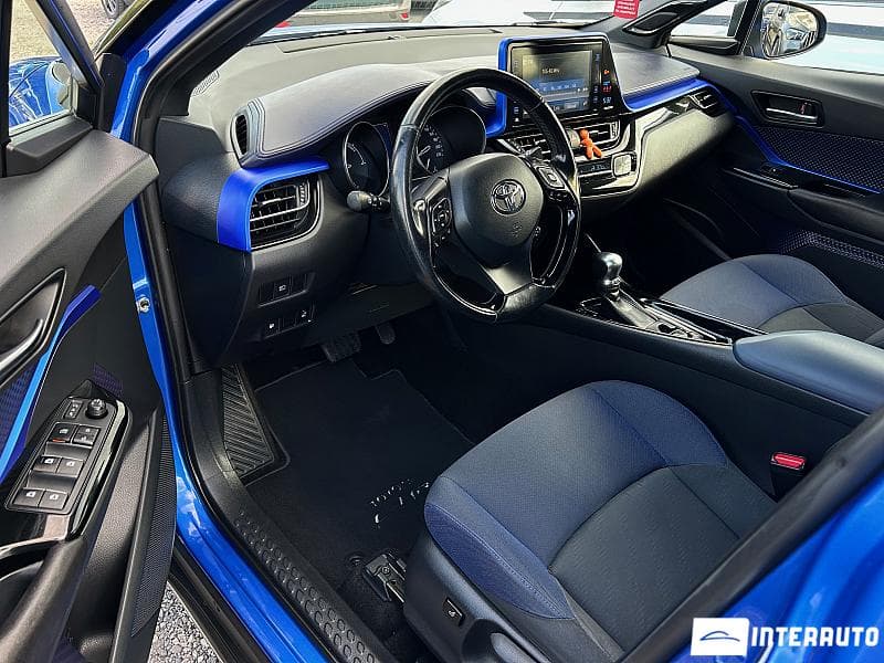 2017 Toyota C-HR — Miniatură 7