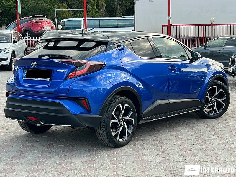 2017 Toyota C-HR — Miniatură 3