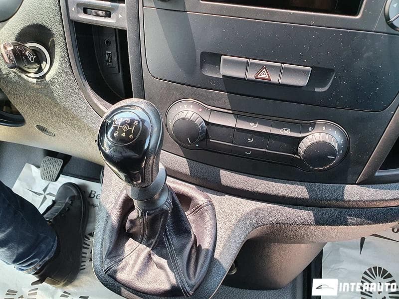 2015 Mercedes Vito — Miniatură 13
