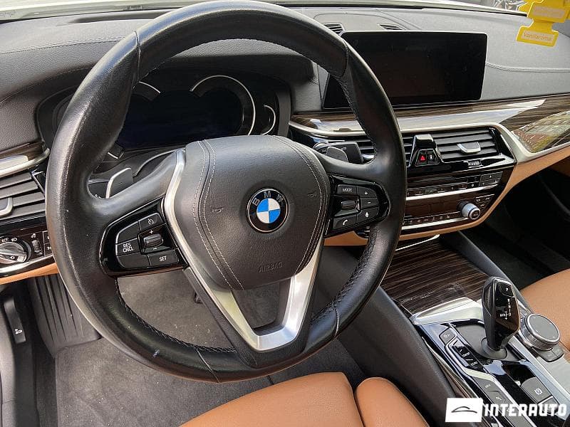 2018 BMW 530e — Miniatură 9