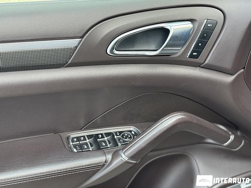 Porsche Cayenne Turbo 2012 — Миниатюра 8