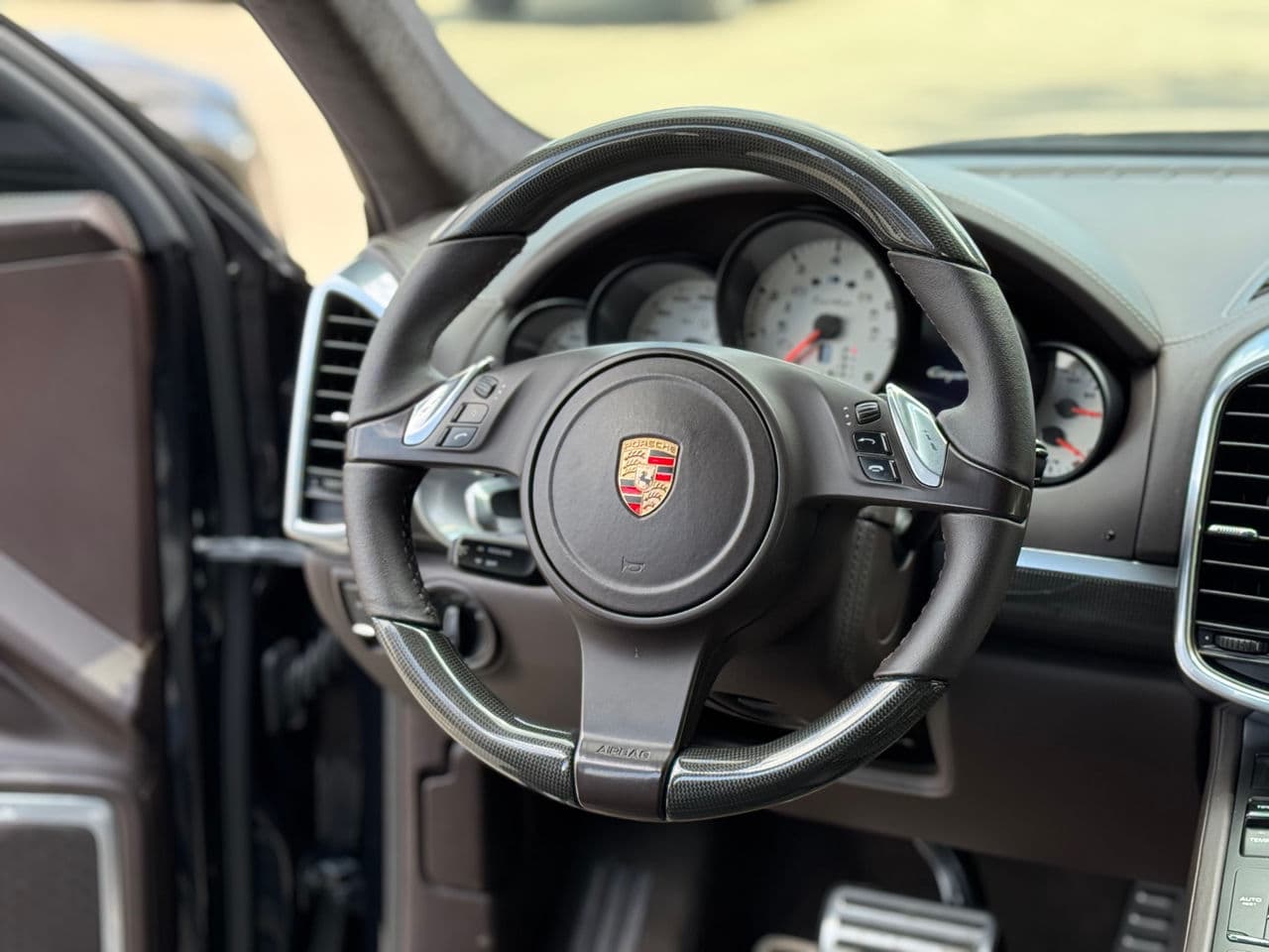 Porsche Cayenne Turbo 2012 — Миниатюра 11