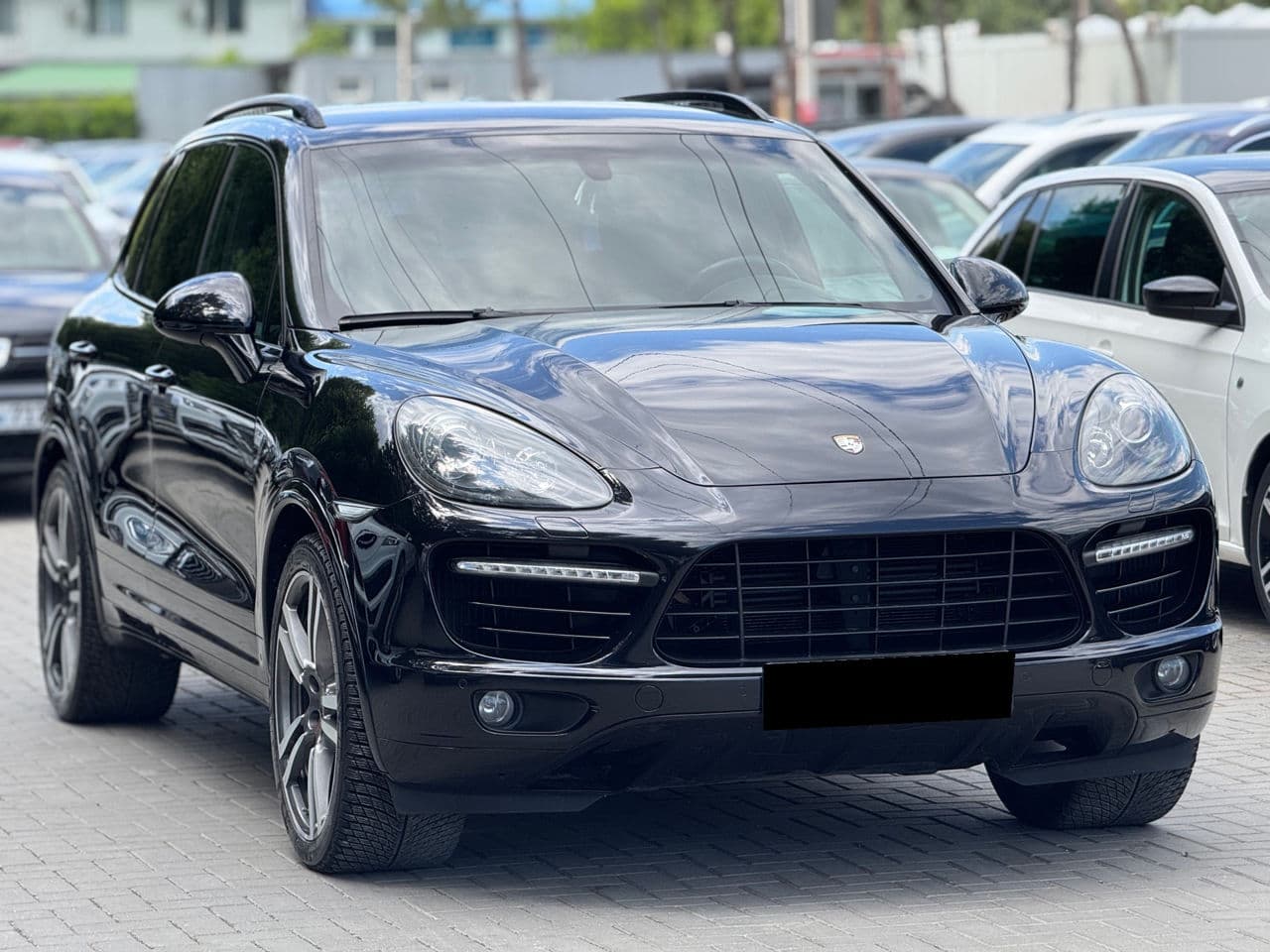 Porsche Cayenne Turbo 2012 — Миниатюра 3