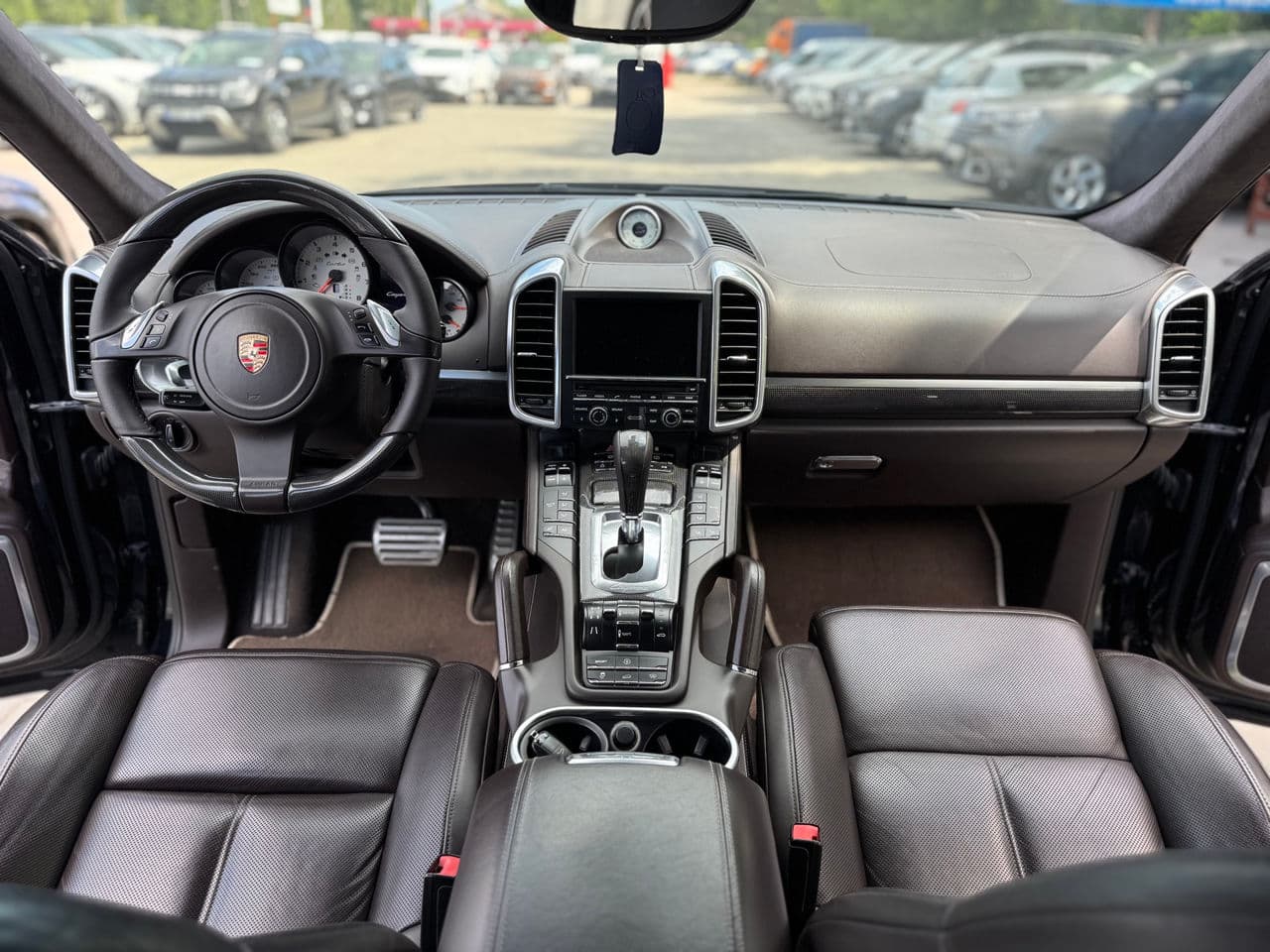 Porsche Cayenne Turbo 2012 — Миниатюра 18