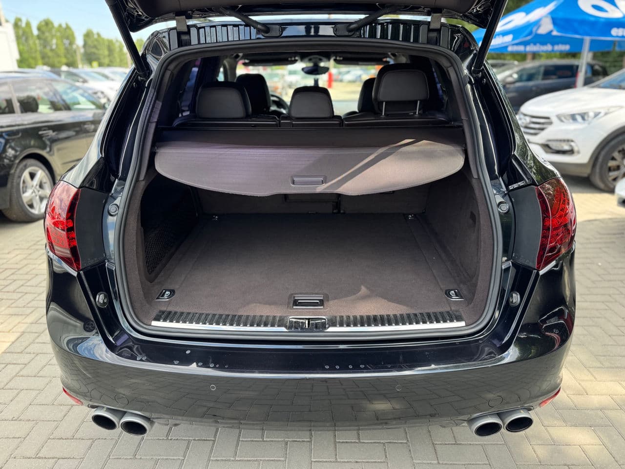 Porsche Cayenne Turbo 2012 — Миниатюра 5