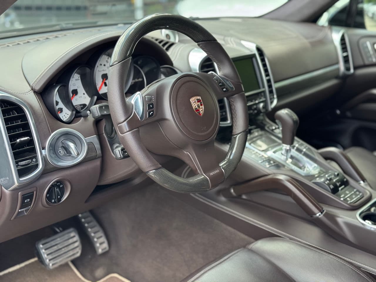 Porsche Cayenne Turbo 2012 — Миниатюра 10