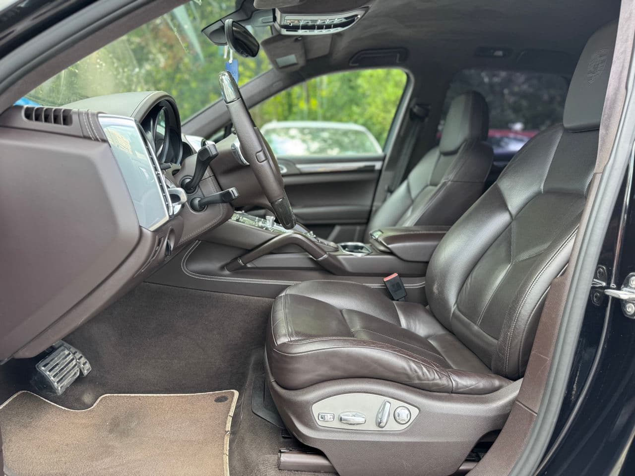 Porsche Cayenne Turbo 2012 — Миниатюра 9