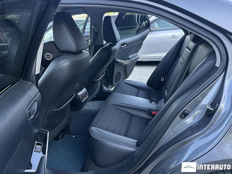 2015 Lexus IS 300h — Miniatură 13