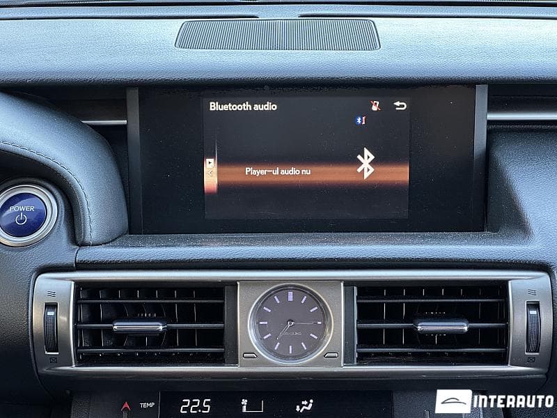 2015 Lexus IS 300h — Miniatură 9