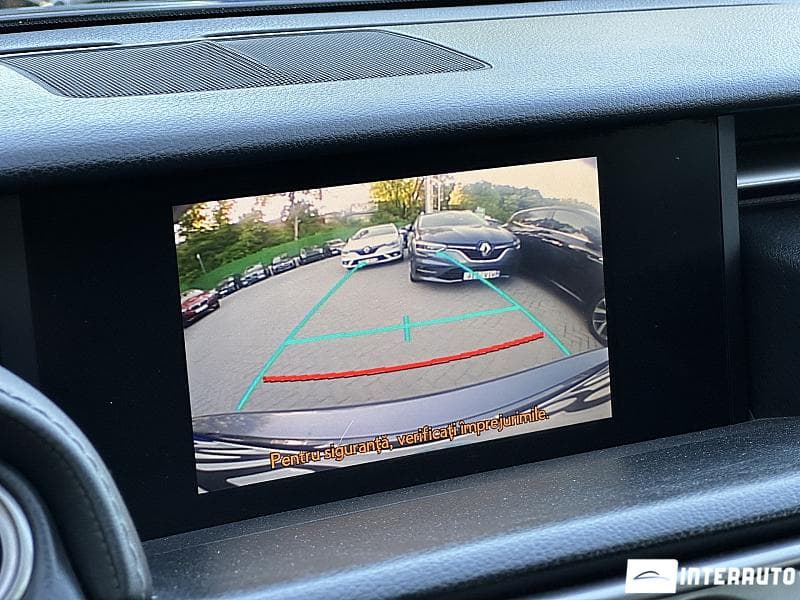 2015 Lexus IS 300h — Miniatură 10