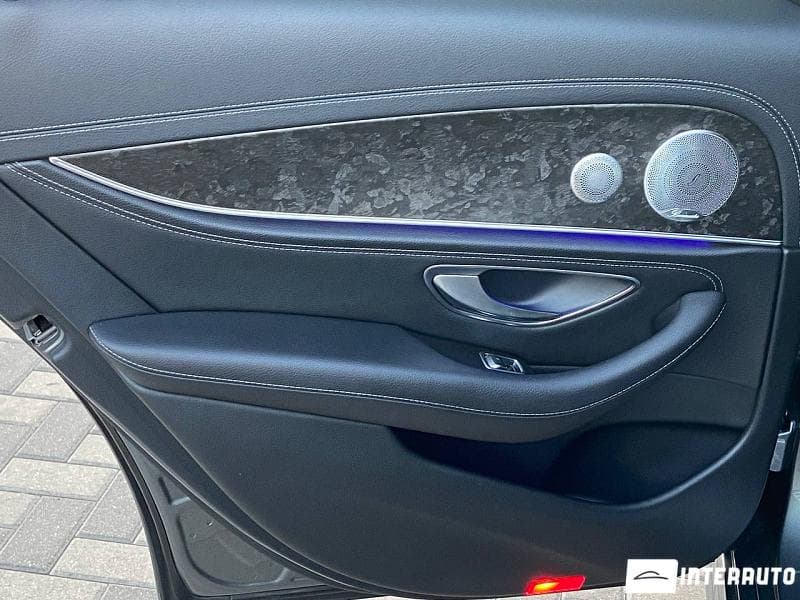 2016 Mercedes E 220 — Miniatură 18