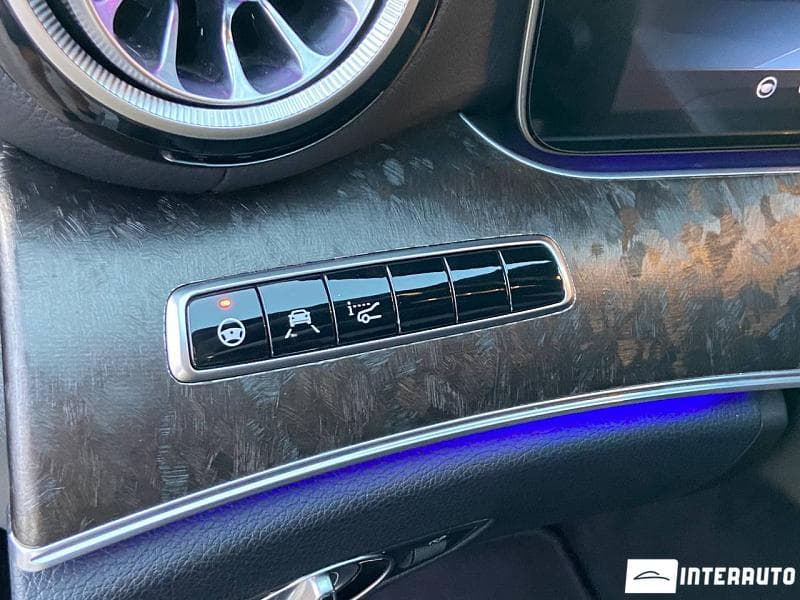 2016 Mercedes E 220 — Miniatură 15