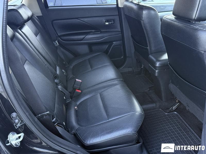 2013 Mitsubishi Outlander — Miniatură 18