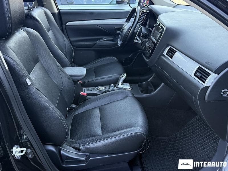 2013 Mitsubishi Outlander — Miniatură 16