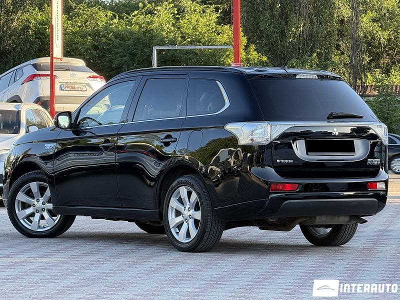 2013 Mitsubishi Outlander — Miniatură 3