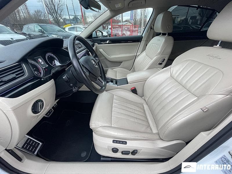 2017 Skoda Superb — Miniatură 10