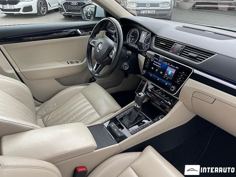 2017 Skoda Superb — Miniatură 16