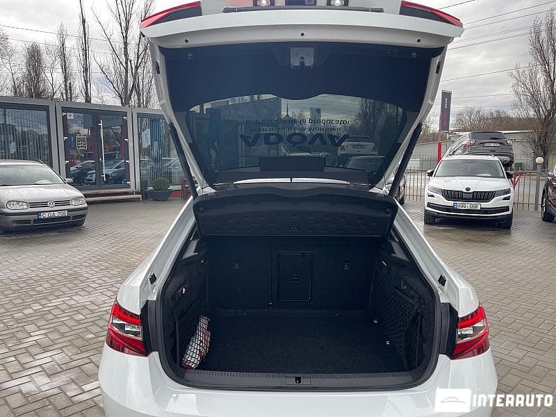 2017 Skoda Superb — Miniatură 20
