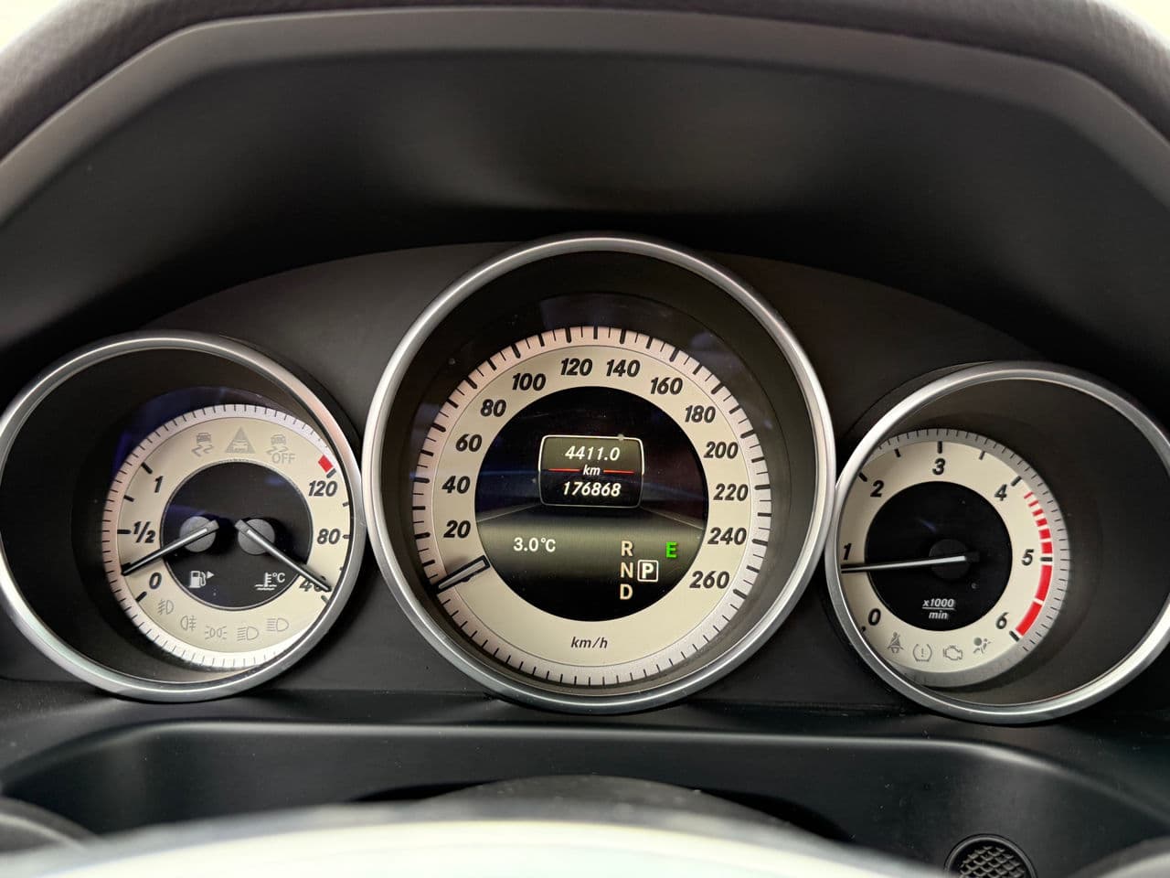 Mercedes E 220 2016 — Миниатюра 8