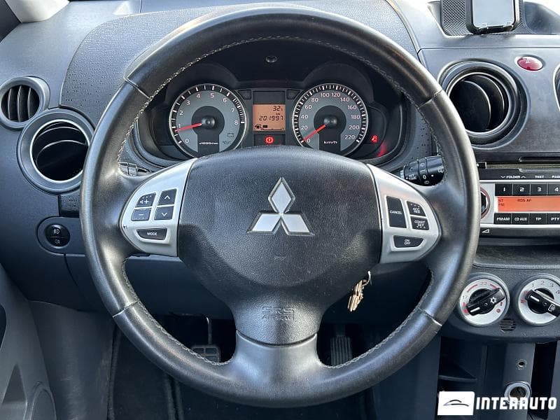 2011 Mitsubishi Colt — Miniatură 10