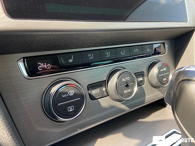 2018 Volkswagen Passat — Miniatură 15