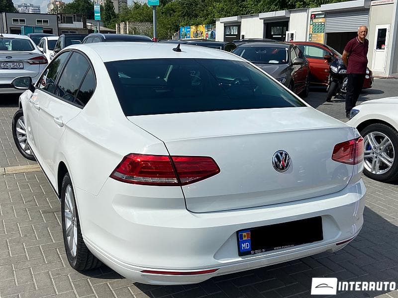 2018 Volkswagen Passat — Miniatură 4