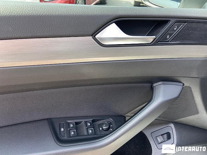 2018 Volkswagen Passat — Miniatură 13