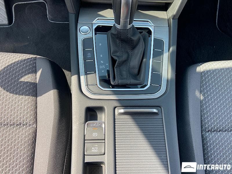 2018 Volkswagen Passat — Miniatură 9