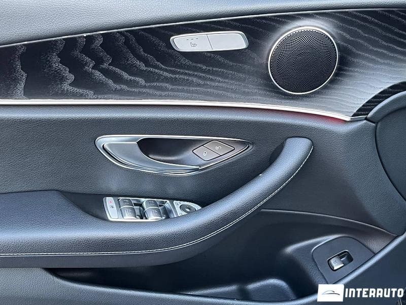 Mercedes E 220 2020 — Миниатюра 5