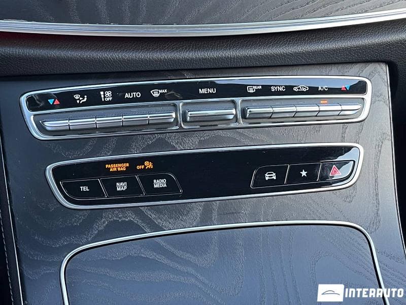 Mercedes E 220 2020 — Миниатюра 16