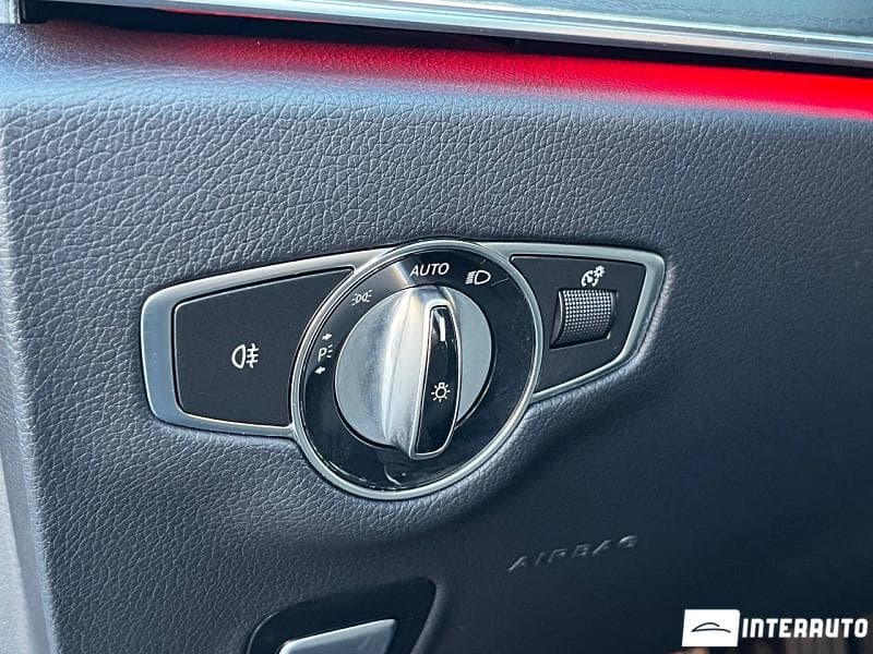 Mercedes E 220 2020 — Миниатюра 18