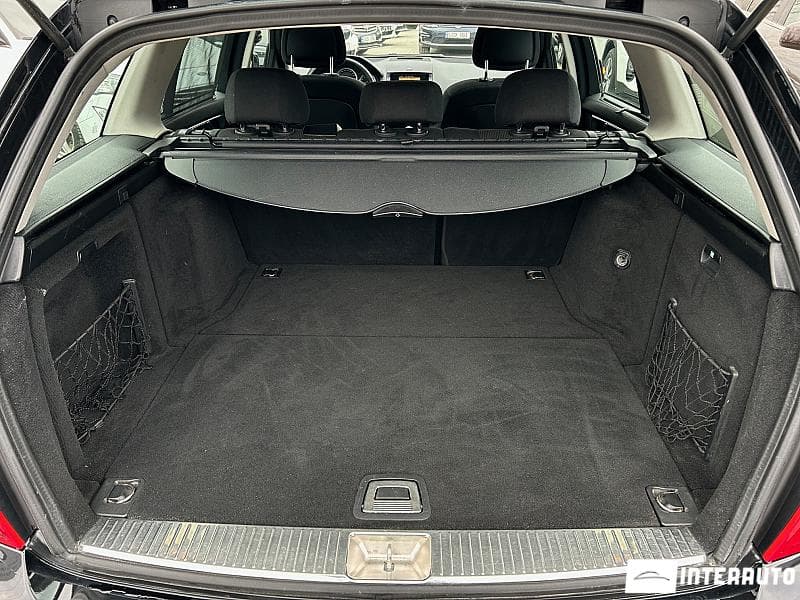 Mercedes C 200 2010 — Миниатюра 18