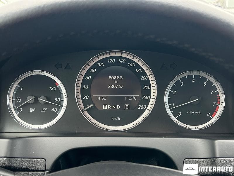 Mercedes C 200 2010 — Миниатюра 10