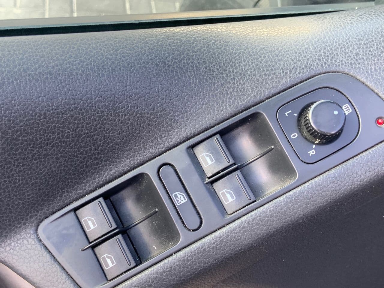 Volkswagen Tiguan 2008 — Миниатюра 10