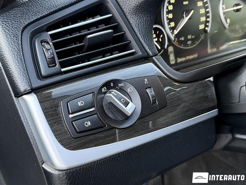 BMW 520 2012 — Миниатюра 12