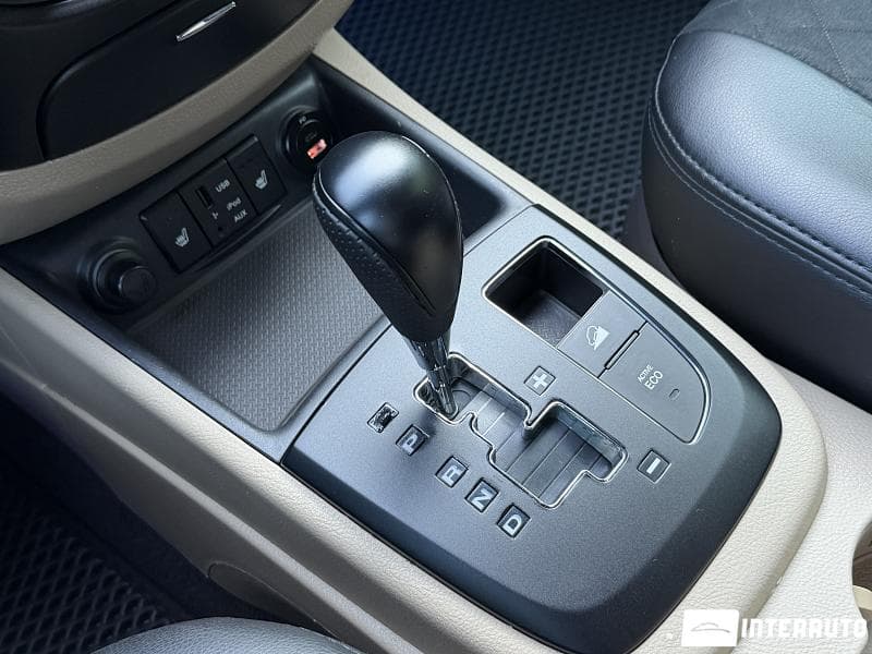 Hyundai Santa Fe 2011 — Миниатюра 13