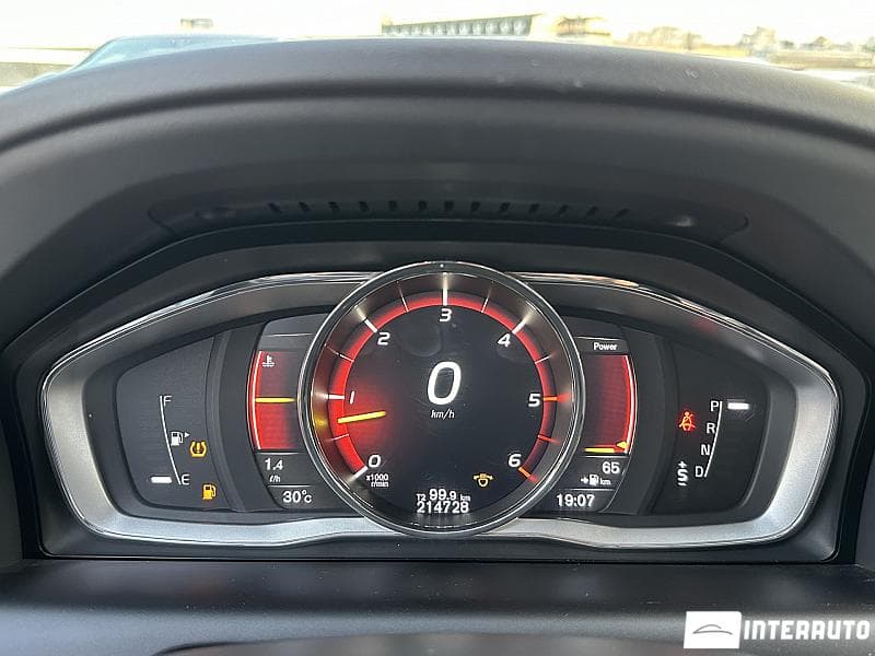 Volvo XC 60 2016 — Миниатюра 8