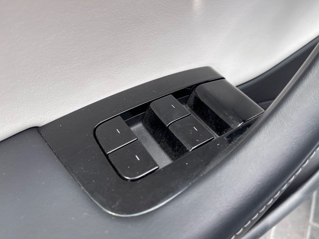 Tesla Model 3 2019 — Миниатюра 12