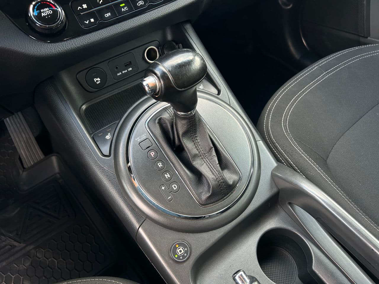 Kia Sportage 2011 — Миниатюра 13