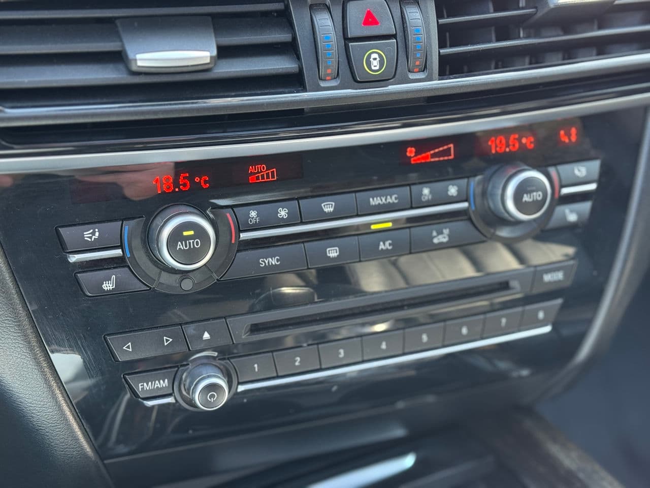 2015 BMW X5 4.0D — Miniatură 18