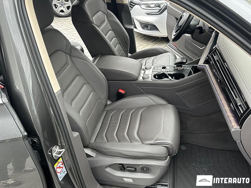 2021 Volkswagen Touareg — Miniatură 6