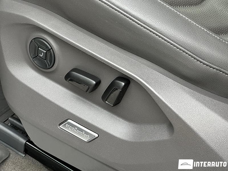 2021 Volkswagen Touareg — Miniatură 13