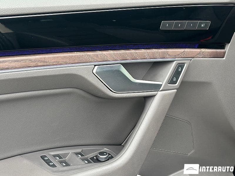 2021 Volkswagen Touareg — Miniatură 14
